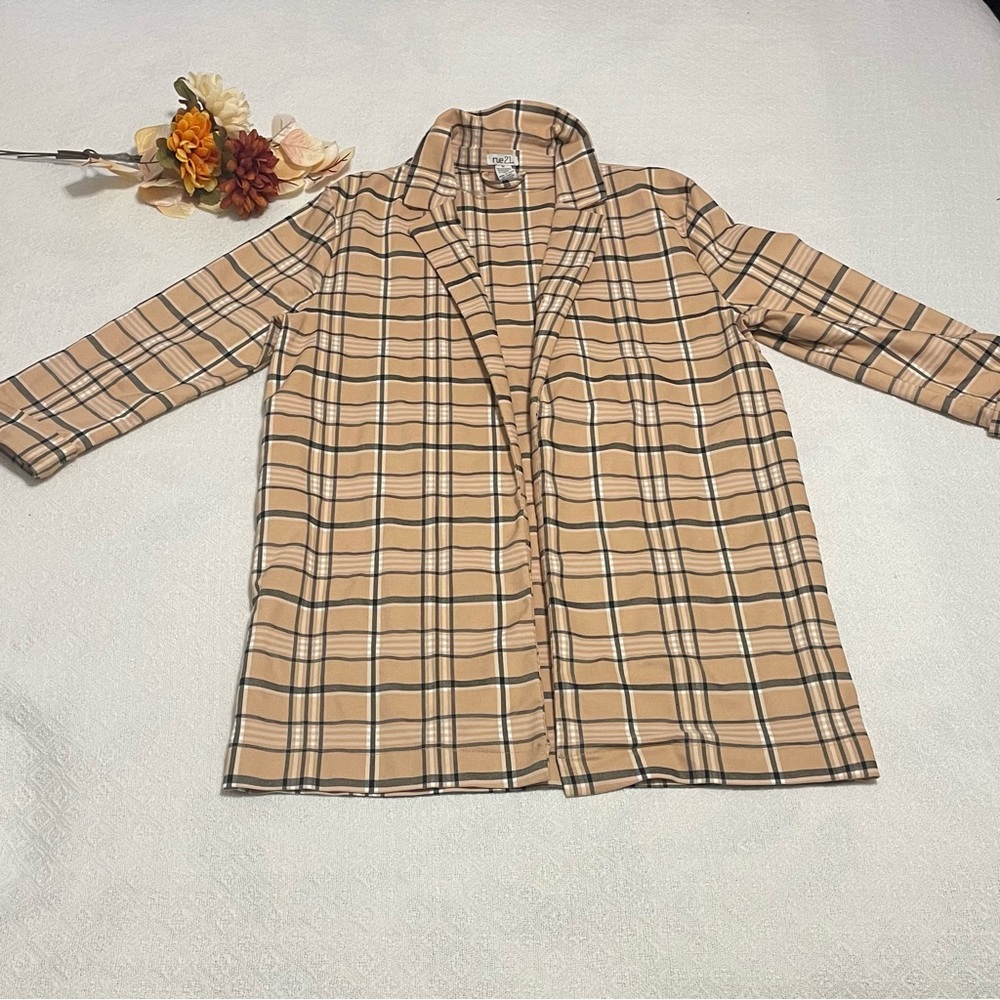 Plaid Tan Blazer Rue 21 Size‎ XL
Business Casual